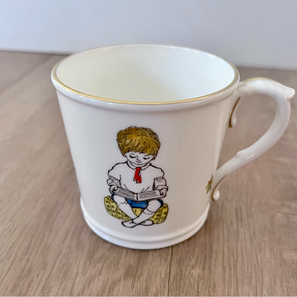 Royal Worcester Boy -‎ Wednesday’s Child - Knows No Woe - Bone China Mug Cup